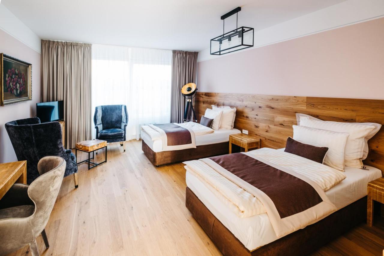 Boutique Hotel Corso Revnice Exterior photo